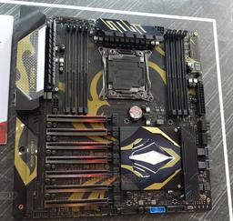 Для платы Biostar Racing X299GT9 с семью слотами PCIe 3.0 x16 выбран типоразмер E-ATX