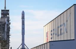 Первые спутники SpaceX для обеспечения доступа в Сеть будут выведены на орбиту в 2019 году