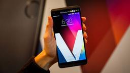 Смартфон LG V30 первым из аппаратов компании получит панель OLED производства LG Display