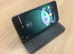 Создатели модуля Physical Keyboard Mod для смартфонов Moto Z успешно собрали на Indiegogo 100 000 долларов