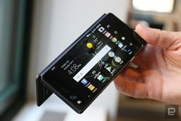 Представлен ZTE Axon M — складной смартфон с двумя экранами, одной камерой и массой 230 г