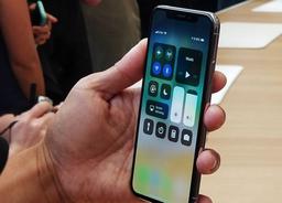 Apple отгрузит до конца года 20 млн iPhone X, вдвое меньше, чем планировалось