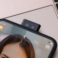 Первые живые фото самого дешевого безрамочного смартфона