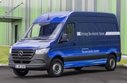 Маск намекает на интерес Tesla к сотрудничеству с Mercedes-Benz