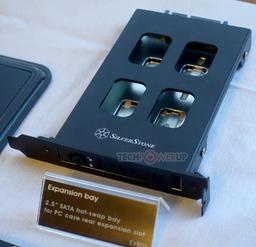 Silverstone EXB01 позволяет установить вместо карты расширения накопитель типоразмера 2,5 дюйма с возможностью горячей замены 