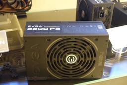 Блок питания EVGA SuperNova 2200W P2 построен по схеме с одной шиной +12 В, нагрузочная способность которой превышает 183 А