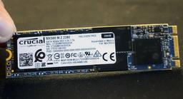 Появились изображения твердотельных накопителей Crucial MX500 в исполнении M.2 
