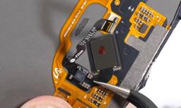 Блогер JerryRigEverything разобрал смартфон Vivo X20 Plus UD и показал, как выглядит подэкранный сканер отпечатков пальцев