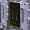 Можно смотреть бесконечно. Samsung показала, как смартфоны Galaxy Fold проходят испытания на изгиб