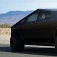 Tesla Cybertruck впервые замечен на дороге