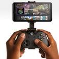 Microsoft разрешила запускать игры для Xbox почти на любом смартфоне