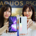 Флагман Sharp Aquos R5G с двумя челками и экраном 120 Гц представлен официально