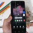 Samsung нагло соврала? Экран Galaxy Z Flip прикрывает обычный пластик