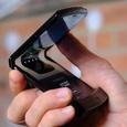 Складки на экране смартфона за 1,5 тысячи долларов оказались «нормой»