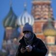Самоизоляция при коронавирусе. Москвичей начнут выпускать из дома по QR-коду