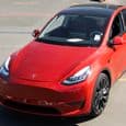 Илон Маск критикует Apple и iOS, а Tesla празднует выпуск 1 миллиона автомобилей