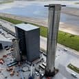 Илон Маск показал готовый к запуску Starship со всеми двигателями и перемещение огромной ракеты Super Heavy