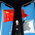 Тим Кук договорился с Китаем за 275 миллиардов долларов. Поэтому iPhone впервые за шесть лет стал самым продаваемым смартфоном в этой стране