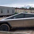 Представлена новая версия Tesla Cybertruck: четыре мотора, управление каждым колесом, режимы «танка» и «краба»