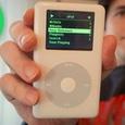 Вторая жизнь 17-летнего iPod. Энтузиаст запустил на нём Spotify