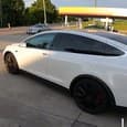 Максимальную скорость самого быстрого в мире кроссовера Tesla Model X P100D Performance проверили на немецком автобане