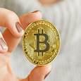 Bitcoin поставили в один ряд с долларом, сделав его официальным платёжным средством в Сальвадоре