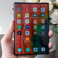 В России показали смартфон Oppo X 2021 — гибкий экран эффектно раздвигается