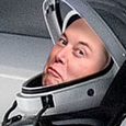 Илон Маск, обрушивший акции Tesla, пытается исправить ситуацию. Миллиардер передумал увольнять сотрудников