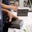 Цены на iPhone в России обвалились на 30%. Укрепление рубля — не главная причина