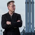 Илону Маску плюнули на ботинки в России. Так началась история SpaceX