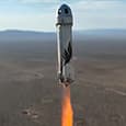 Корабль Blue Origin в пятый раз покатал космических туристов. На этот раз на границе космоса оказались 6 человек, в том числе первая урожденная мексиканка, ныне гражданка США