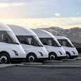 Представлена финальная серийная версия Tesla Semi с новым дизайном