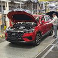 АвтоВАЗ запустил производство кроссовера Lada X-Cross 5 на бывшем заводе Nissan в Санкт-Петербурге. Фото с конвейера