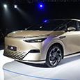 5,3 метра длины, автопилот, 6 или 7 мест, 500 л.с., полный привод. Представлен Xpeng X9 — единственная в классе машина с подруливающими задними колёсами