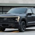 Ford F-150 Lightning оказался ненужным. Продажи рухнули, Ford сокращает производство в пользу версии с ДВС