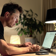 «Это не круто со стороны Microsoft». Илон Маск купил новый ноутбук с Windows и недоволен требованиями Microsoft