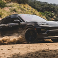 Это новейший Porsche Macan. Автомобиль жёстко тестируют на бездорожье до анонса