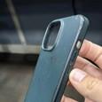 Чехлы FineWoven для iPhone 15 настолько плохи, что покупателей уже предупреждают об этом в магазинах