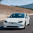 Дела пошли настолько плохо? Tesla впервые начала рекламировать свои машины в запрещённых в России соцсетях