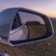 Дверь больше не откроется с первого раза. Tesla улучшила систему предупреждения о слепых зонах