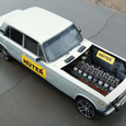В России создали V16 из китайских бензопил и установили его в Lada