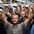 Десятки? Сотни тысяч рабочих мест. Из-за кризиса Volkswagen и его последствий своих рабочих мест в итоге могут лишиться 190 000 человек к 2035 году
