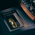 Эту машину создавали три года. Представлен Rolls-Royce Phantom Goldfinger с золотым слитком, спрятанным в салоне