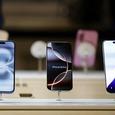 Apple нужно поднять цены базового iPhone с $800 до $1142 и топового — до $2300, чтобы покрыть пошлины Трампа. Это подсчитали в Rosenblatt Securities