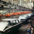 Легендарная «Копейка» готовится к производству на зрелищных исторических фото. АвтоВАЗ празднует 55 лет с начала работы окрасочного цеха