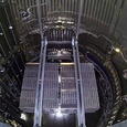 Starship выгружает симуляторы спутников Starlink на скорости более 26 000 км/ч на высоте 190 км. Это засняли на видео