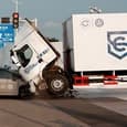 Новейший Li Auto отправил в воздух 8-тонный грузовик и вызвал споры о честности краш-теста