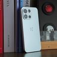 OnePlus Turbo 6 с аккумулятором 9000 мАч, режимом внешнего аккумулятора, экраном 165 Гц, IP68/IP69, ИК-излучателем показали вживую