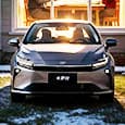 Совершенно новая Toyota Corolla вышла в продажу в Китае: топовый гибрид с расходом 4 л/100 км и запасом хода 1000 км — 118 тыс. юаней (1,35 млн рублей)
