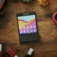 Квадратный дисплей, физическая QWERTY-клавиатура, хорошая камера с телеобъективом — всего за $400. Представлен Unihertz Titan 2